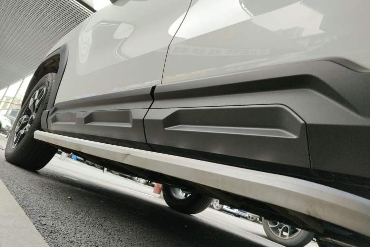 Used Haval X DOG 2022 1.5T DCT Two-Wheel Drive Trendy Edition Left Side Sill