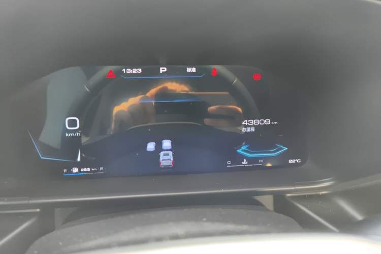 Used Haval X DOG 2022 1.5T DCT Two-Wheel Drive Trendy Edition Odometer Close Up