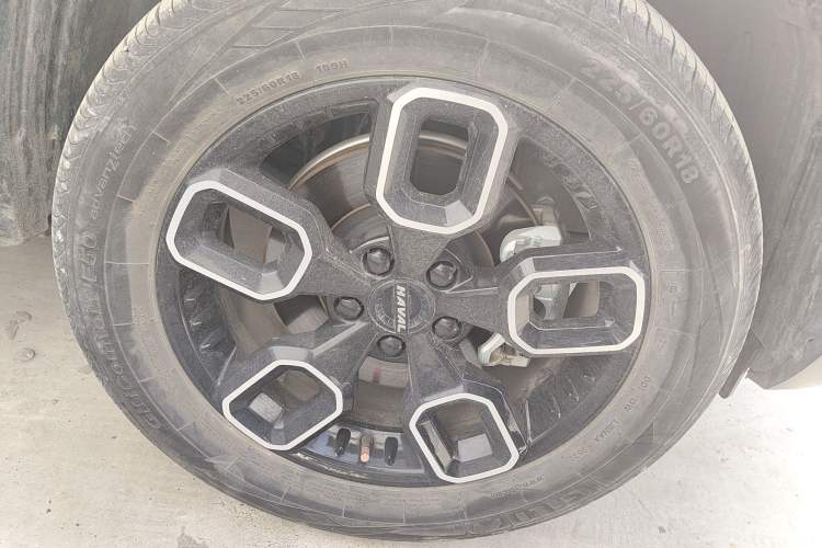 Used Haval X DOG 2022 1.5T DCT Two-Wheel Drive Trendy & Cool Edition Right Front Wheel Hub