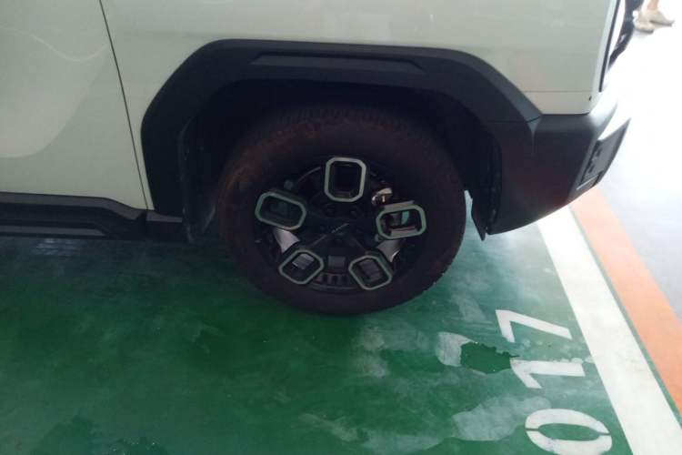 Used Haval X DOG 2022 1.5T DCT Two-Wheel Drive Trendy Edition Right Front Wheel Hub