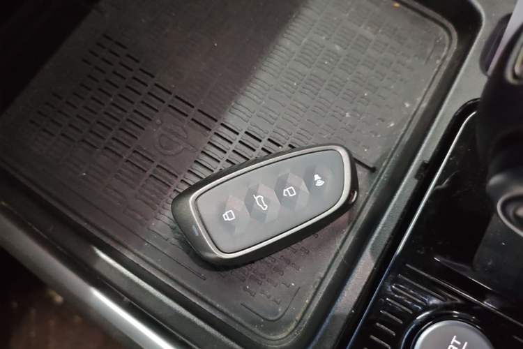 Used Haval X DOG 2022 1.5T DCT Two-Wheel Drive Trendy Edition Vehicle Key