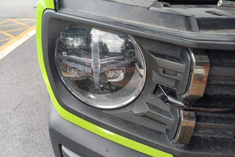 Used Haval X DOG 2022 1.5T DCT Two-Wheel Drive Trendy Edition Right Front Headlight