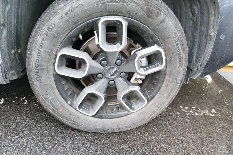Used Haval X DOG 2022 1.5T DCT Two-Wheel Drive Trendy Edition Right Front Wheel Hub