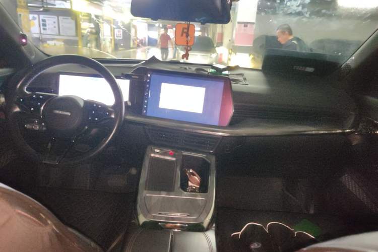 Used Haval XY  Center Console