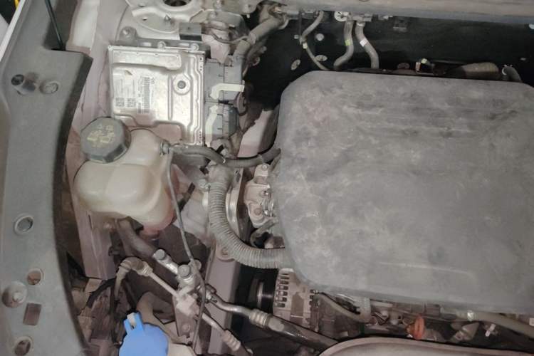Used Haval XY  Engine Bay Right