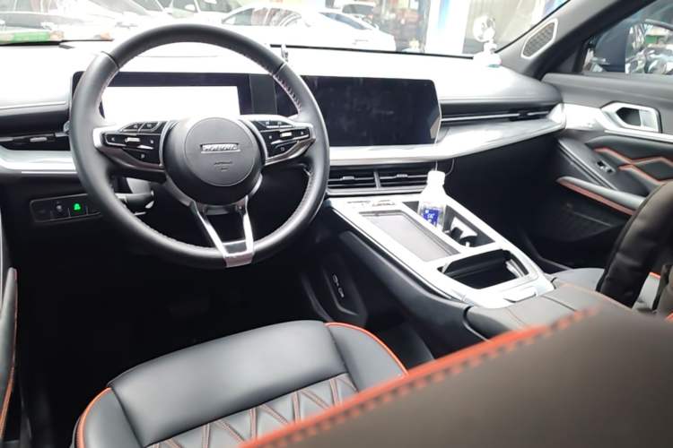 Used Haval XY 2022 1.5T Smart Edition Center Console