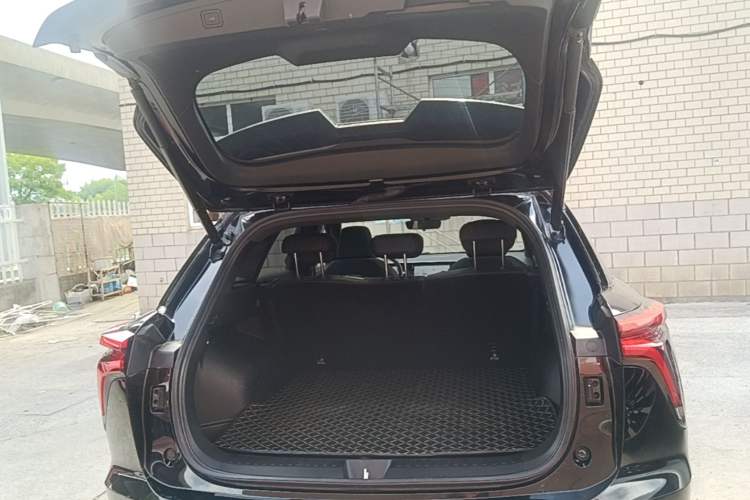 Used Haval XY 2022 1.5T Smart Edition Trunk