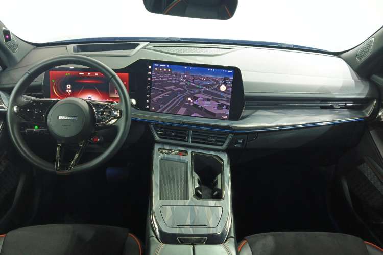 Used Haval XY 2022 2.0T ZhiZun All-Wheel-Drive Version Center Console