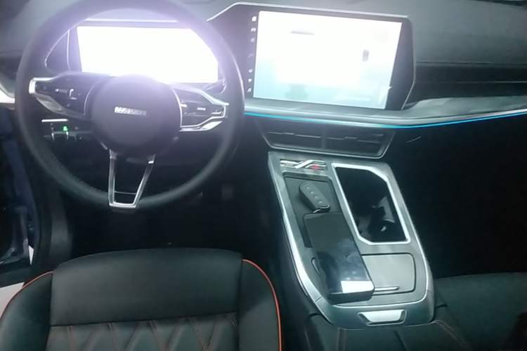 Used Haval XY 2022 1.5T Smart Edition Center Console