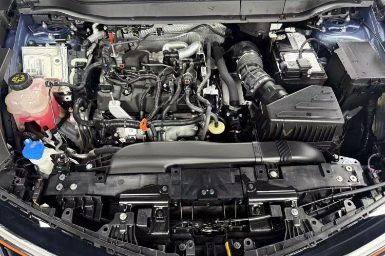 Used Haval XY 2022 2.0T ZhiZun All-Wheel-Drive Version Engine Bay