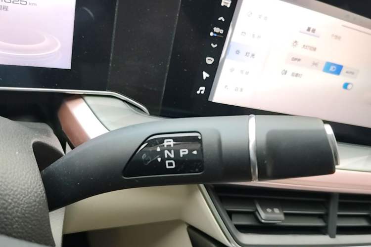 Used Haval XY 2022 1.5T Smart Edition Gear Lever