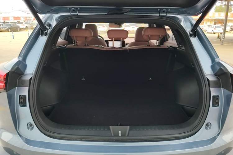 Used Haval XY 2022 1.5T Smart Edition Trunk
