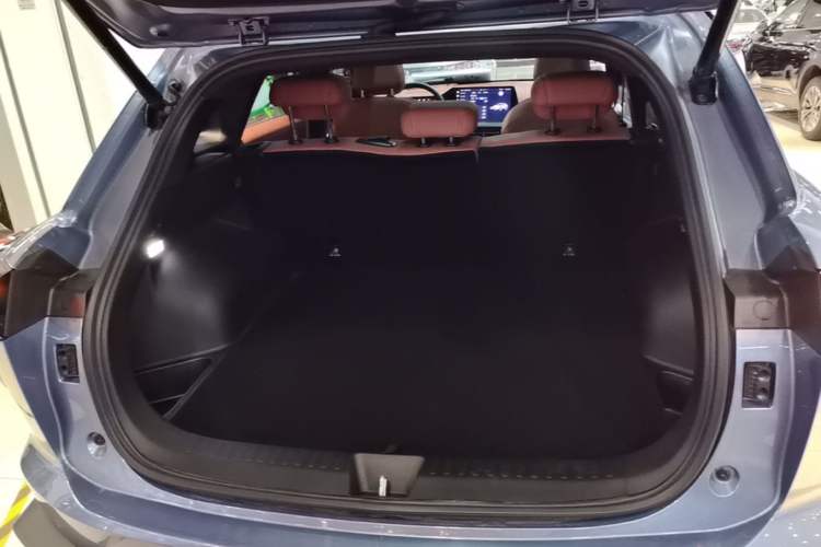 Used Haval XY 2022 1.5T Smart Edition Trunk