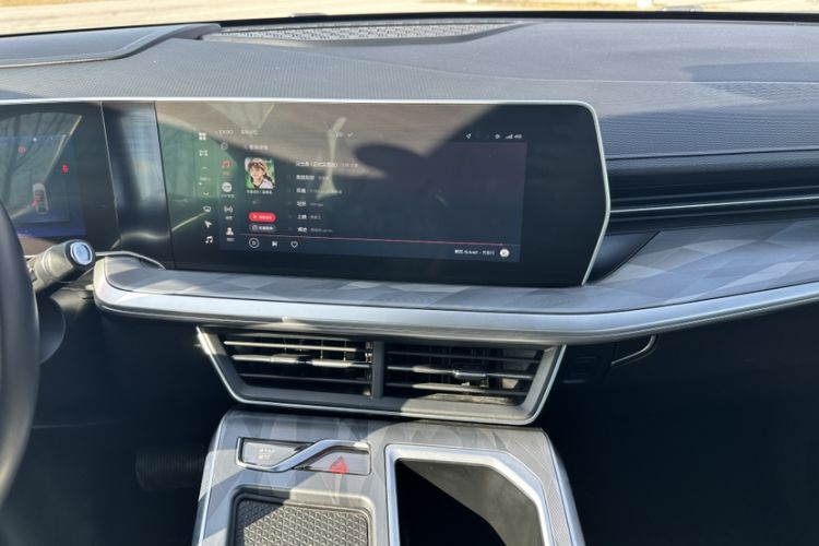 Used Haval XY 2022 1.5T Smart Leading Edition DHT Audio And AC Panel