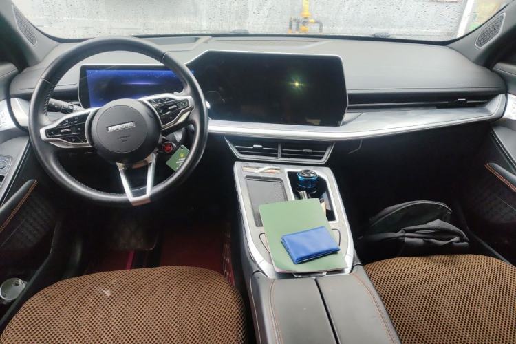 Used Haval XY 2022 2.0T Smart Edition Center Console