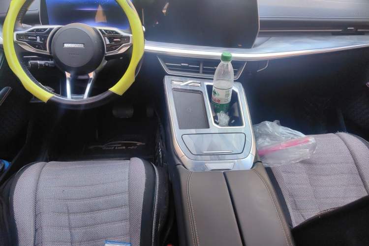 Used Haval XY 2022 1.5T Smart Edition Center Console