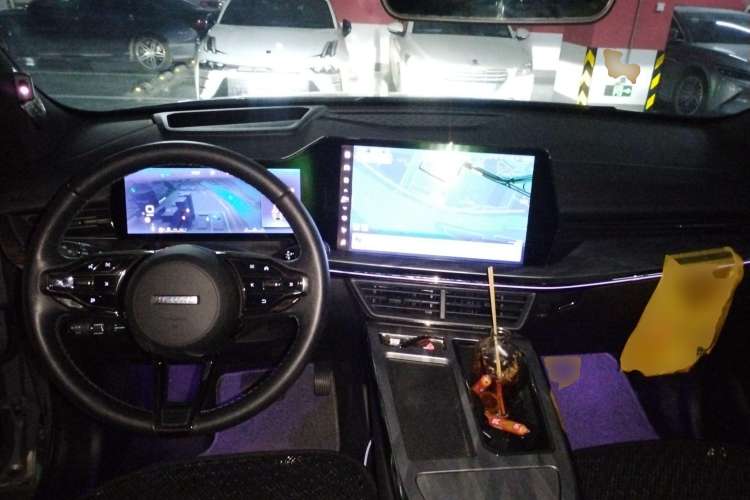 Used Haval XY 2022 1.5T ZhiZun Edition Center Console