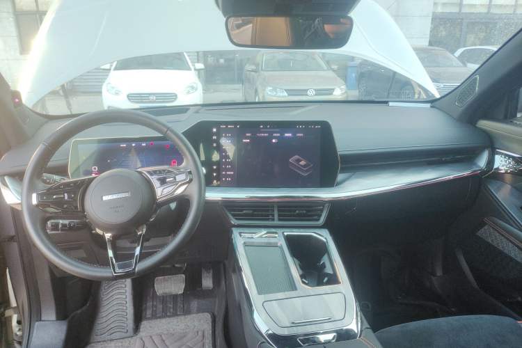 Used Haval XY 2022 1.5T ZhiZun Edition Center Console