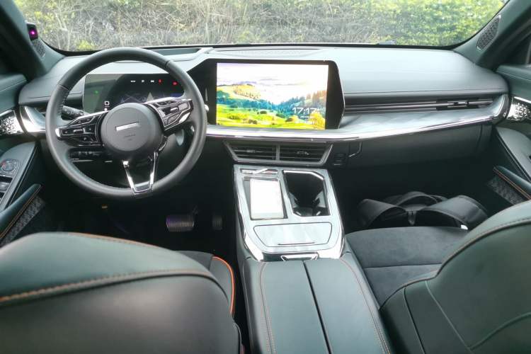 Used Haval XY 2022 1.5T ZhiZun Edition Center Console