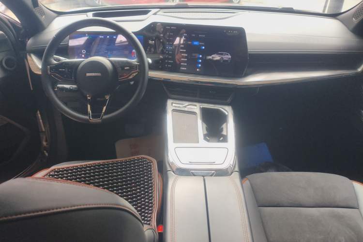 Used Haval XY 2022 1.5T ZhiZun Edition Center Console