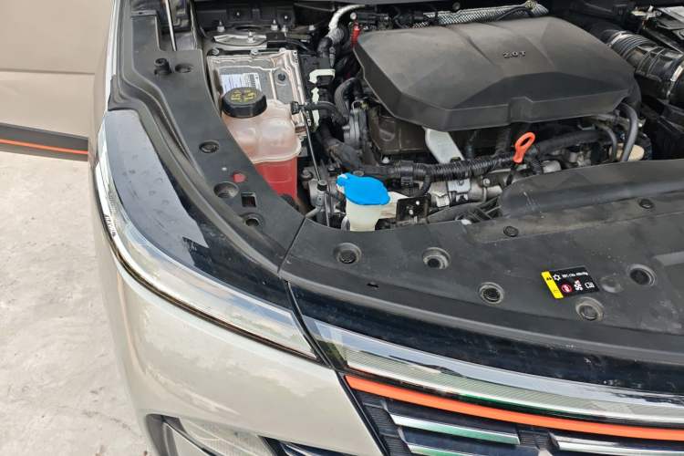 Used Haval XY 2022 2.0T ZhiZun All-Wheel-Drive Version Engine Bay Right