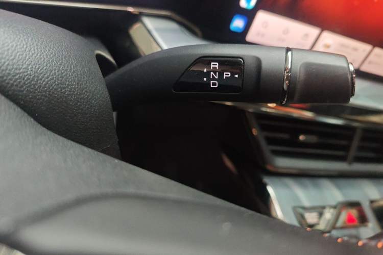 Used Haval XY 2022 1.5T ZhiZun Edition Gear Lever