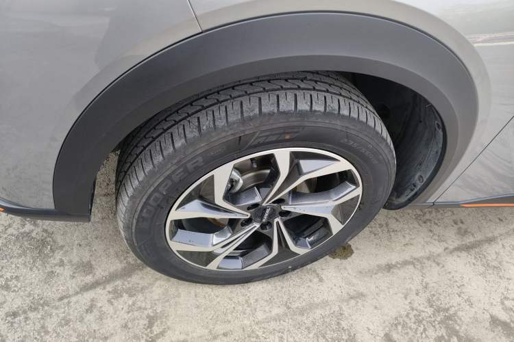 Used Haval XY 2022 1.5T Smart Edition Left Front Wheel Hub