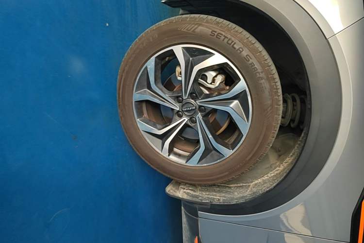 Used Haval XY 2022 1.5T Smart Engine DHT Left Front Wheel Hub