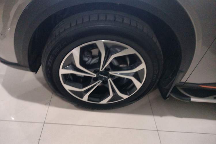 Used Haval XY 2022 2.0T ZhiZun All-Wheel-Drive Version Left Front Wheel Hub