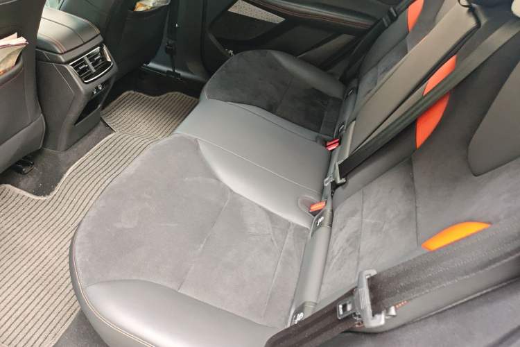 Used Haval XY 2022 2.0T ZhiZun All-Wheel-Drive Version Left Rear Seat