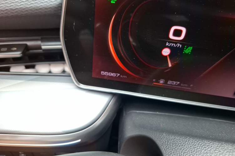 Used Haval XY 2022 2.0T Smart Edition Odometer Close Up