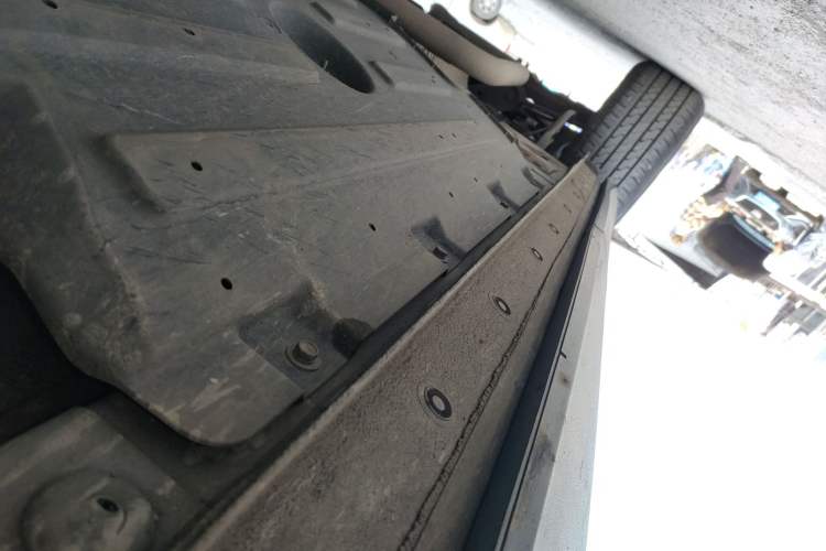 Used Haval XY 2022 1.5T Smart Edition Right Side Sill