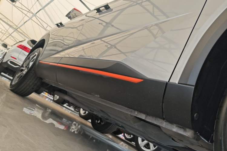 Used Haval XY 2022 1.5T Smart Edition Right Side Sill