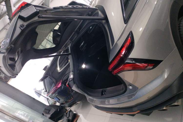 Used Haval XY 2022 2.0T ZhiZun All-Wheel-Drive Version Trunk