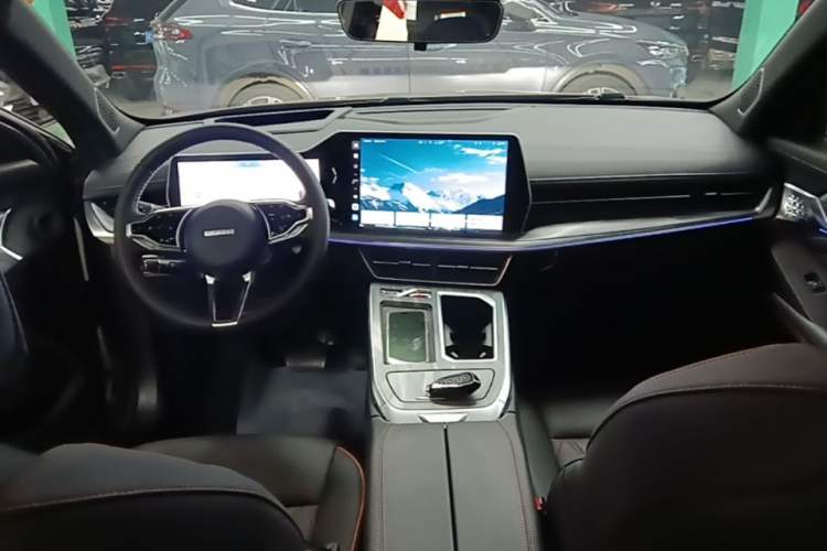 Used Haval XY 2022 1.5T Smart Edition Center Console