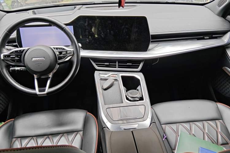 Used Haval XY 2022 1.5T Smart Edition Center Console
