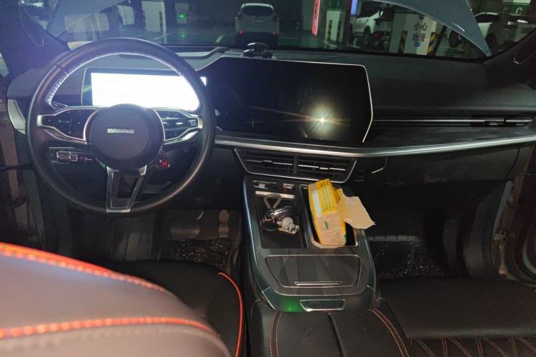 Used Haval XY 2022 2.0T Smart Edition Center Console