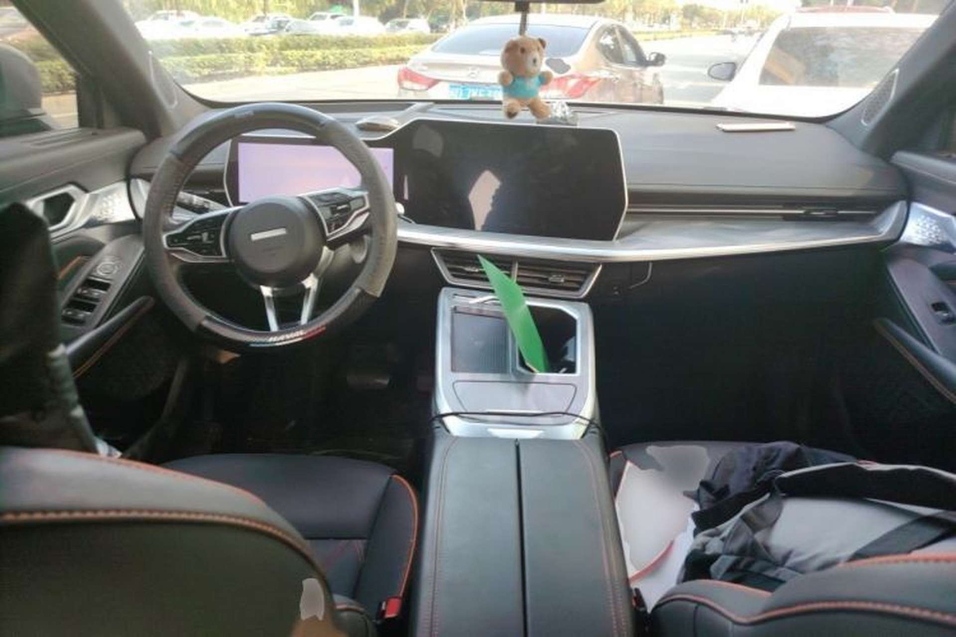 Used Haval XY 2022 1.5T Smart Edition Center Console