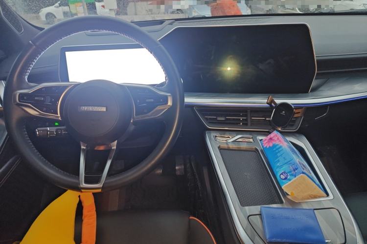 Used Haval XY 2022 1.5T Smart Edition Center Console