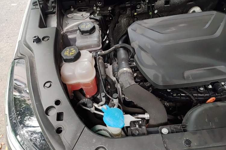 Used Haval XY 2022 1.5T Smart Engine DHT Engine Bay Right