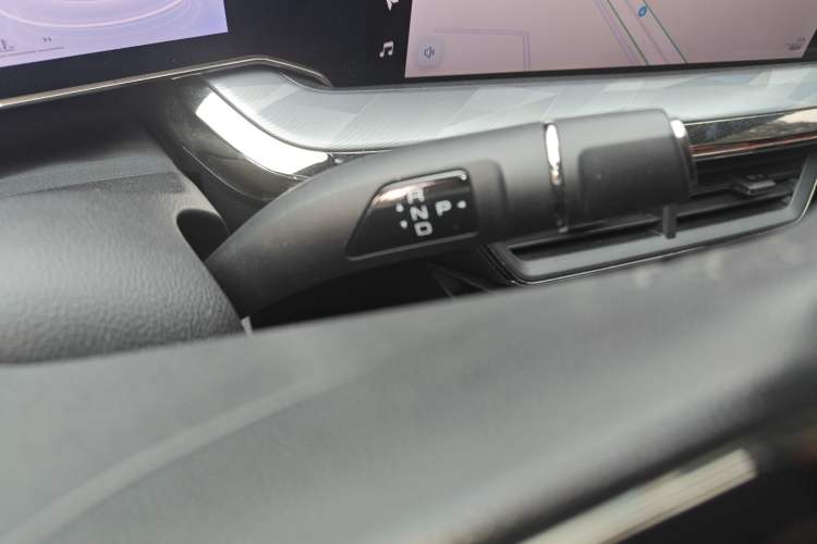 Used Haval XY 2022 1.5T ZhiZun Edition Gear Lever