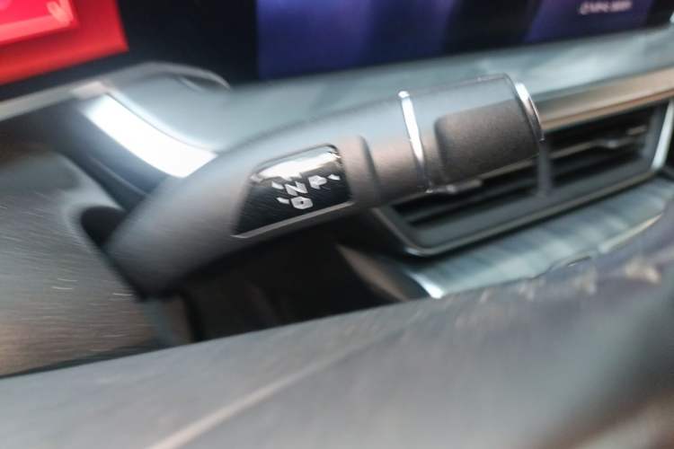 Used Haval XY 2022 1.5T Smart Edition Gear Lever