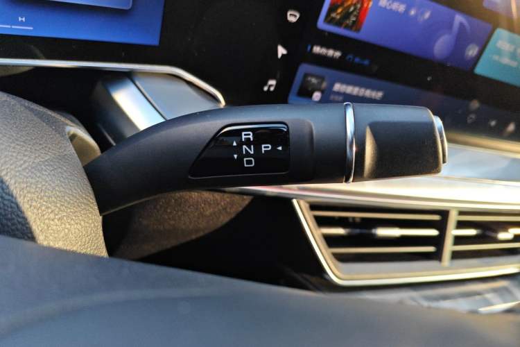 Used Haval XY 2022 1.5T Smart Edition Gear Lever