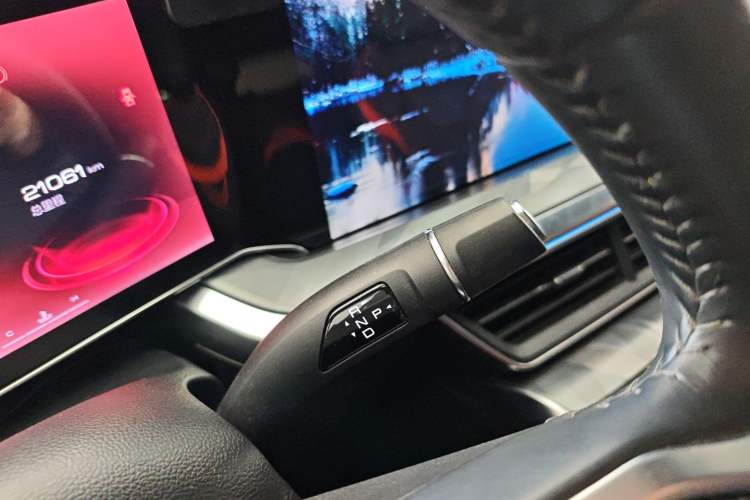 Used Haval XY 2022 1.5T Smart Edition Gear Lever