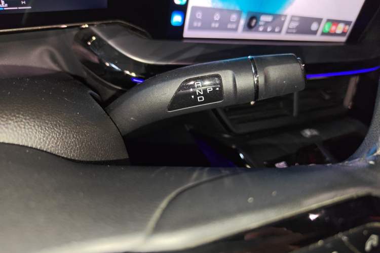 Used Haval XY 2022 1.5T ZhiZun Edition Gear Lever