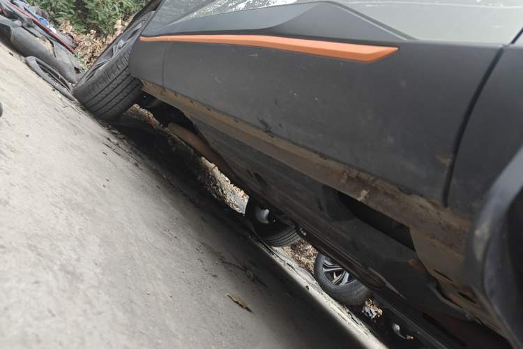 Used Haval XY 2022 1.5T ZhiZun Edition Right Side Sill