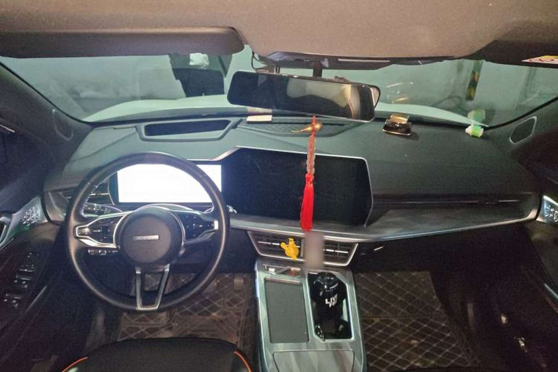 Used Haval XY 2022 1.5T Smart Edition Center Console