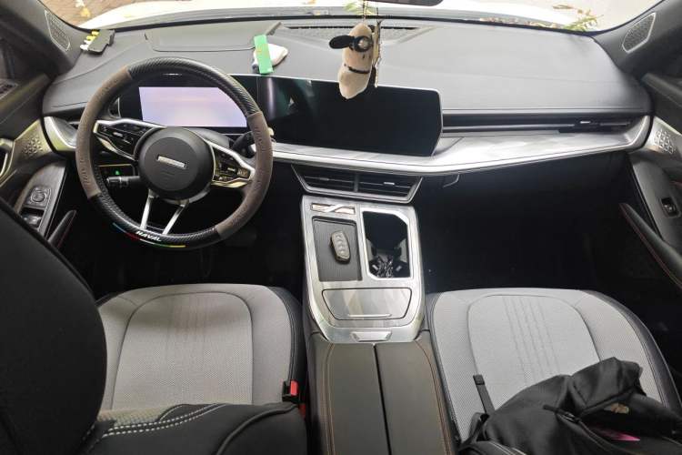 Used Haval XY 2022 1.5T Smart Leading Edition DHT Center Console