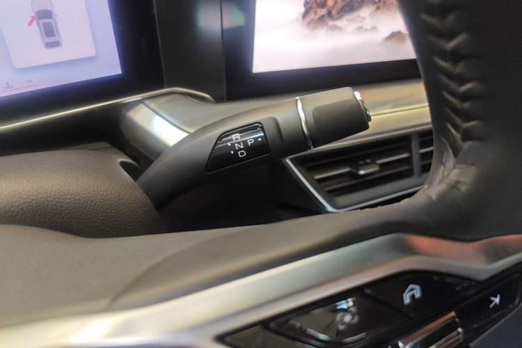 Used Haval XY 2022 1.5T Smart Edition Gear Lever