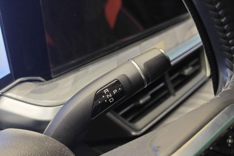 Used Haval XY 2022 1.5T Smart Edition Gear Lever